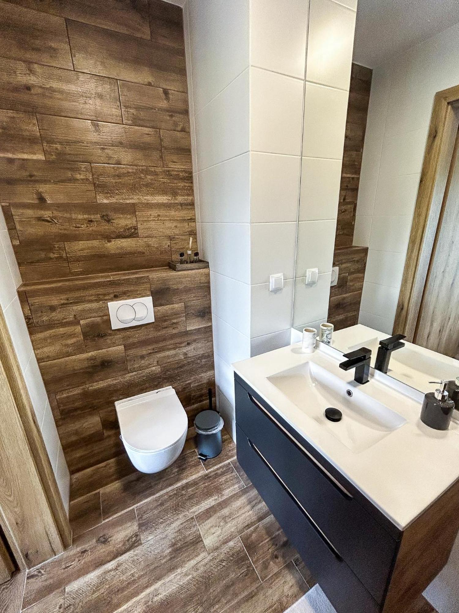 Aquarius Stawy Walczewskiego 8 Apartment *